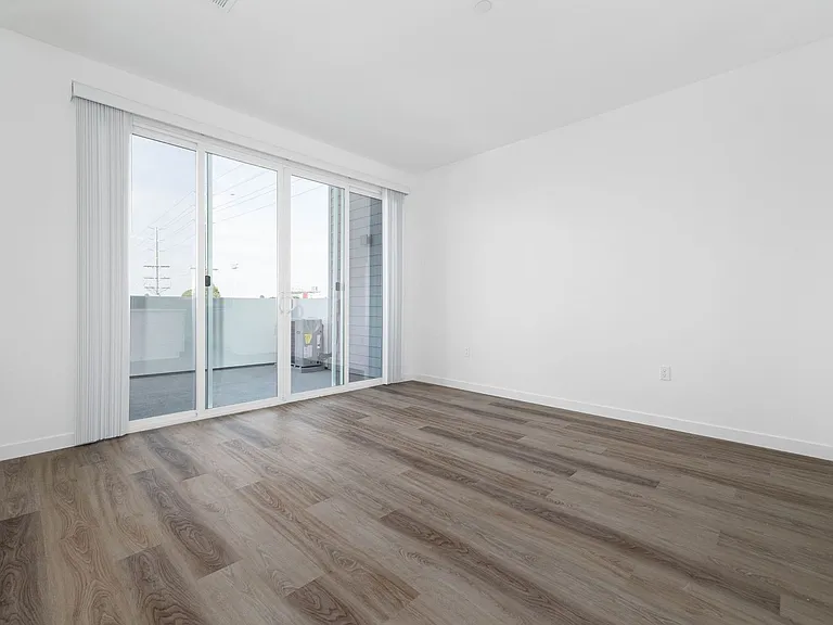 Raintree Court — Photo 10