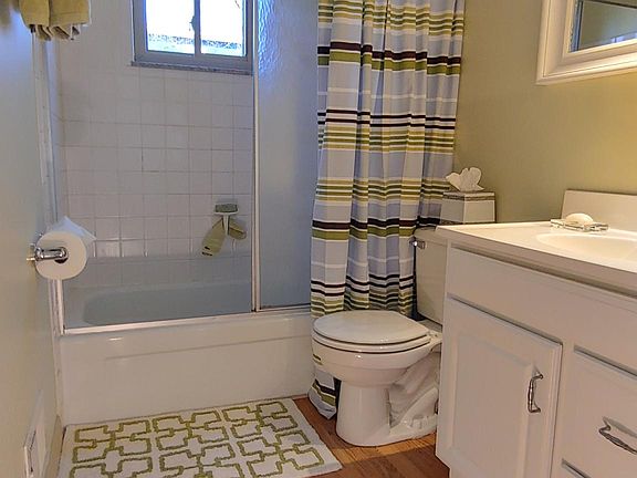 4th image of 345 Kendall Pl APT 3