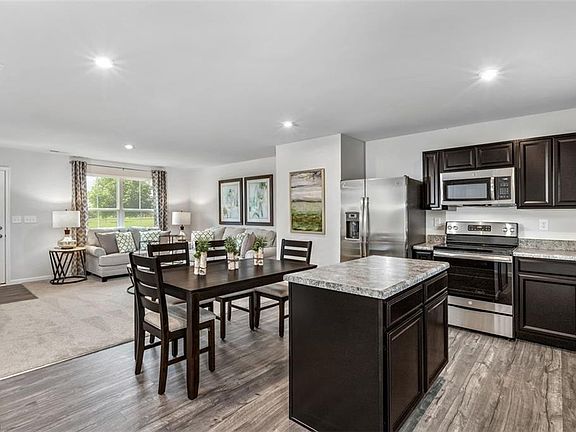 3rd image of 3207 Sunny Brook Dr