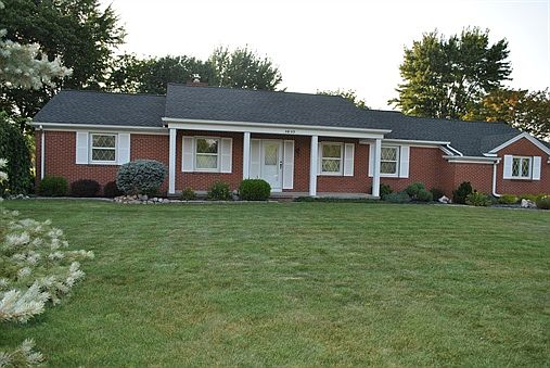 2nd image of 1610 W Riverview Ave
