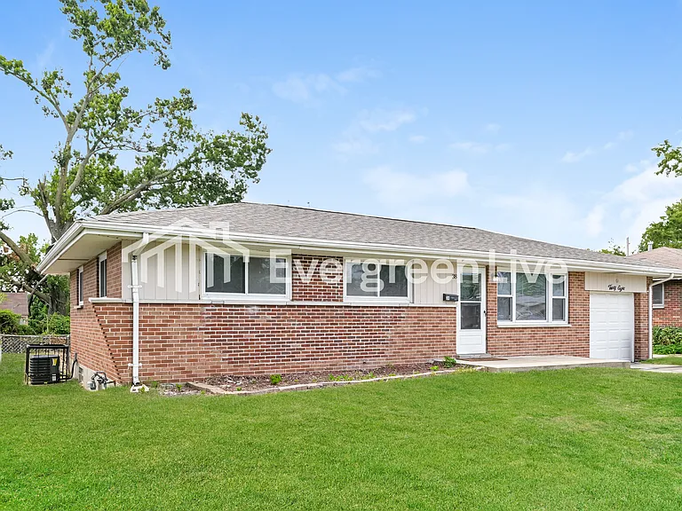 38 Flamingo Dr — Photo 2