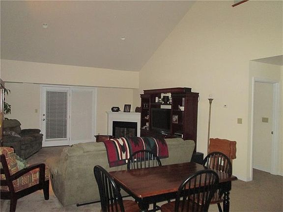 2nd image of 2005 Ironwood Cir