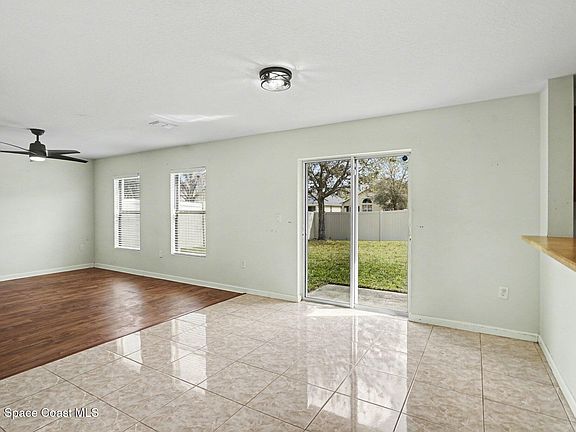 5th image of 115 SW Pipewort Ct