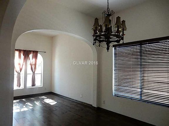 3rd image of 9735 Ventura Mountain St