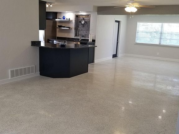4th image of 375 Euclid Ave