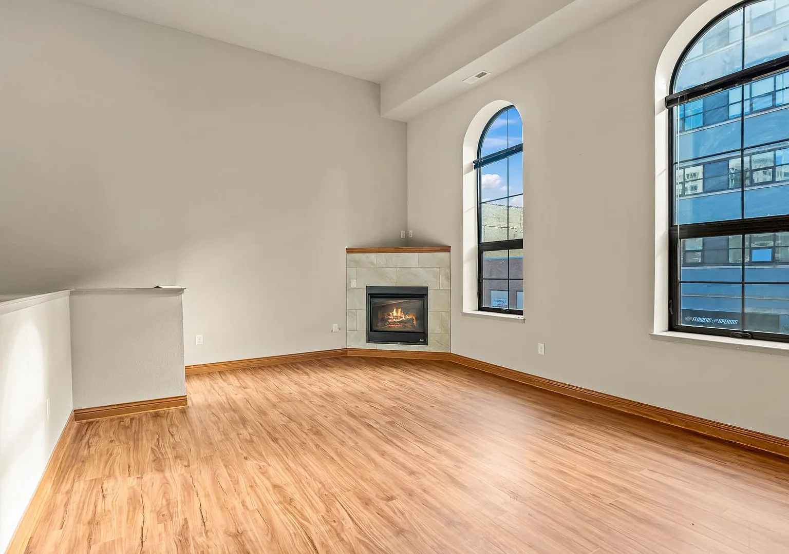 3 bed, 1986 sqft, $2,900 — Photo 3