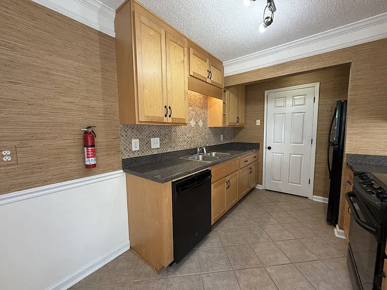 109 Tamara Ct — Photo 5