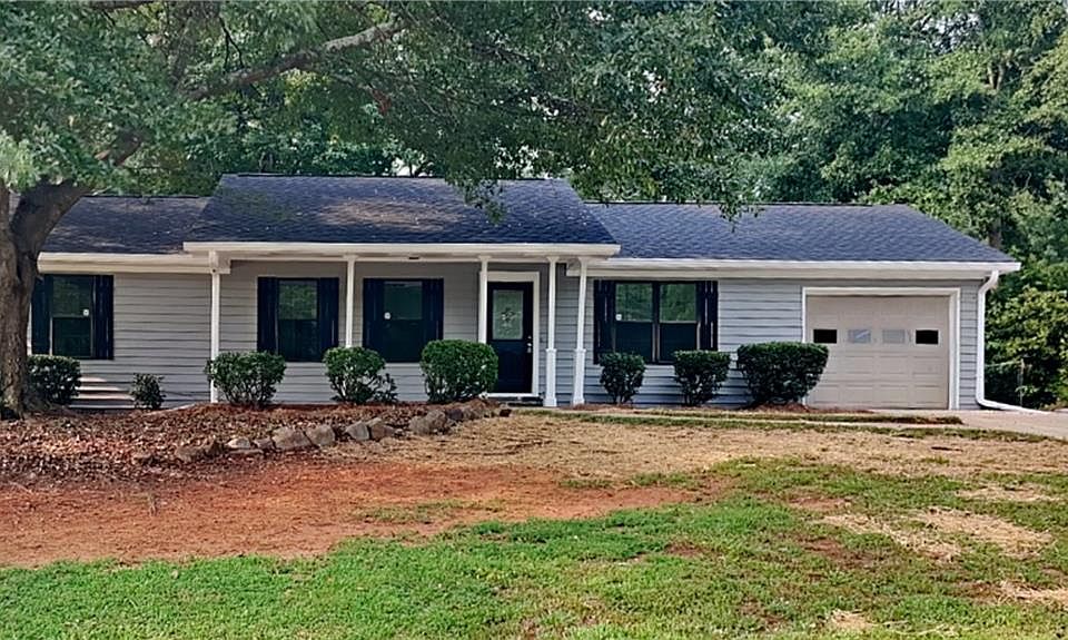 1st image of 936 Curry Cir SE