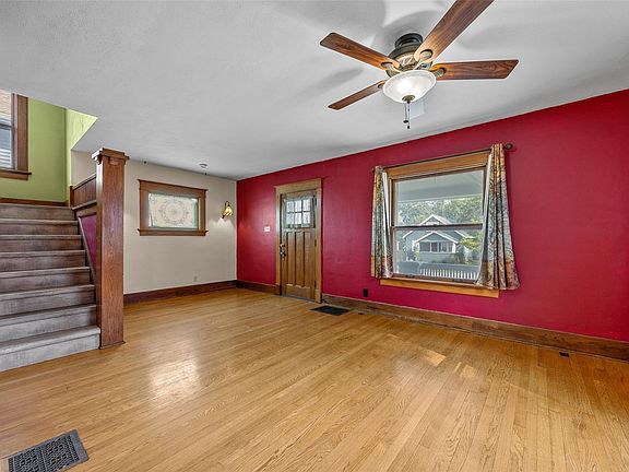5th image of 409 34th St NE