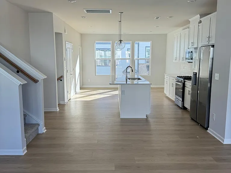 1412 Blanche St — Photo 13