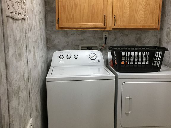 4th image of 124 Hillsborough Dr