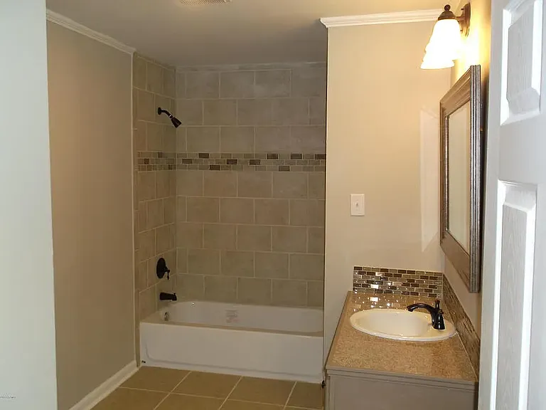 226 Monterey St — Photo 12