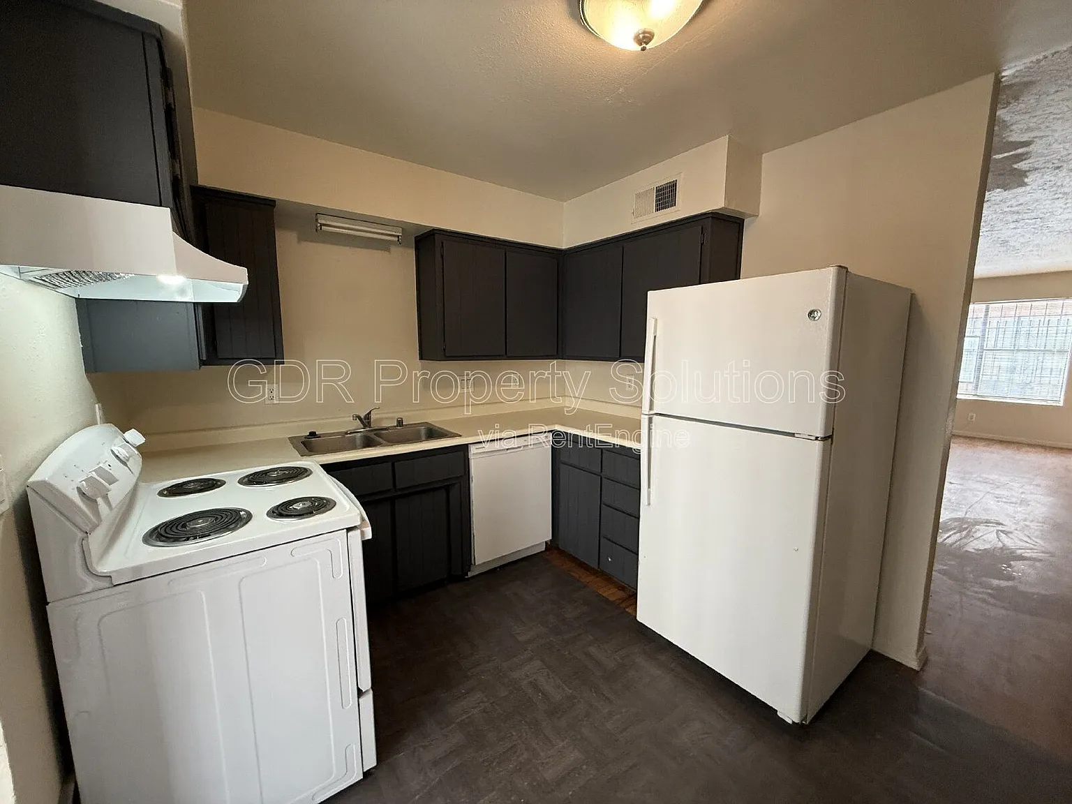 2 bed, 1.0 bath, $1,066 — Photo 4