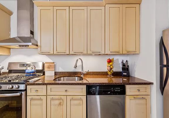 3rd image of 105 Montague St APT 503