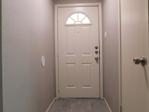 2nd image of 2609 Hidden Hill Dr