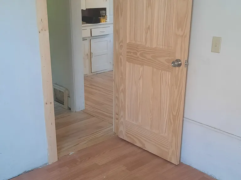 109 Sobieski St — Photo 12