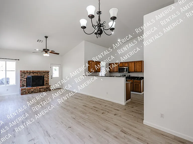 764 E Sheffield Ave — Photo 17
