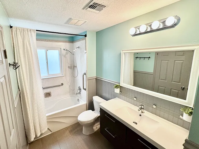 4393 S 2875 W — Photo 15