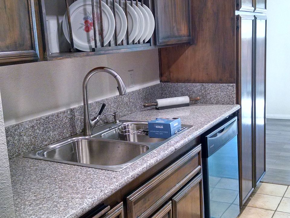 1st image of 2101 Hawthorne Ct