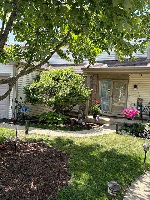 1st image of 315 E Forest Knoll Dr