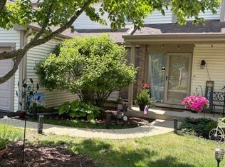 315 E Forest Knoll Dr, Palatine, IL 60074