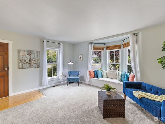 4th image of 6756 23rd Avenue NW