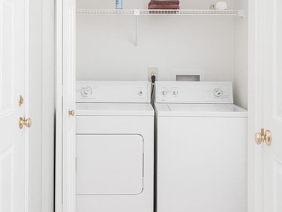5th image of 1401 S Palmetto Ave APT 215