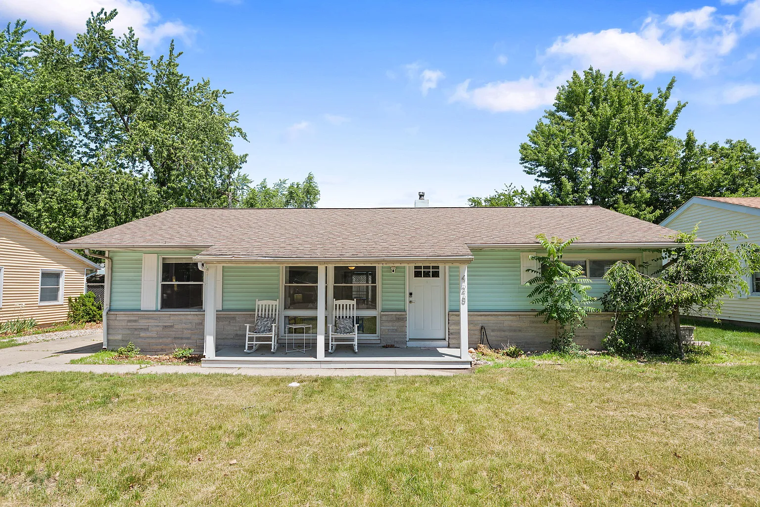 428 Washington Park Blvd photo 1