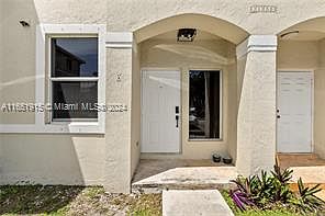 2nd image of 21250 NE 8th Pl APT 4