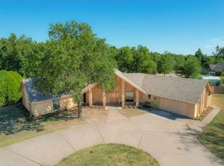 125 Road Runner Dr, Ponca City, OK 74604