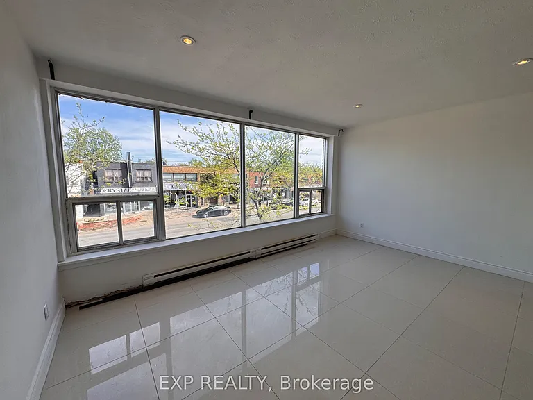 256 Lakeshore Rd E #1 — Photo 8