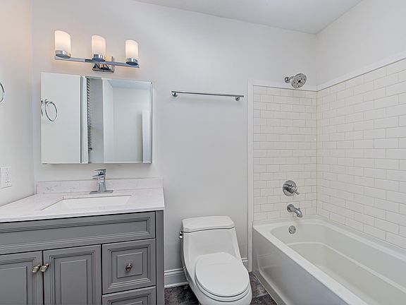 5th image of 919 N Pennsylvania St APT 203