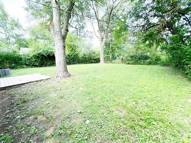 4 bed, 1.0 bath, 1000 sqft, $1,325 — Photo 2