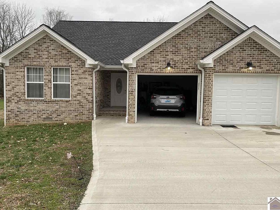 1st image of 100 Hillcrest Dr