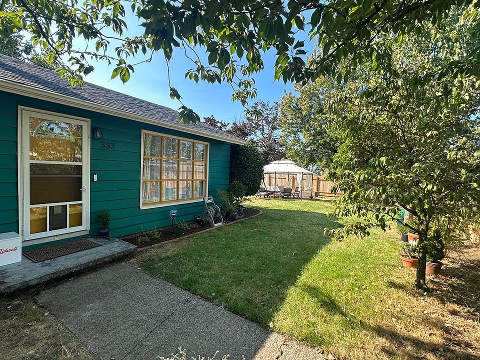 Cozy and bright bungalow