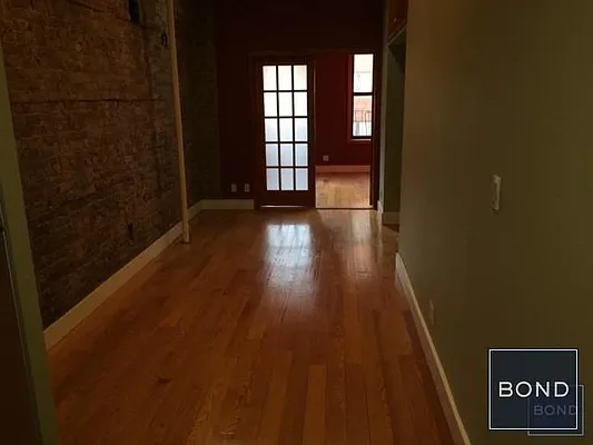 Rented by Bond New York | media 23