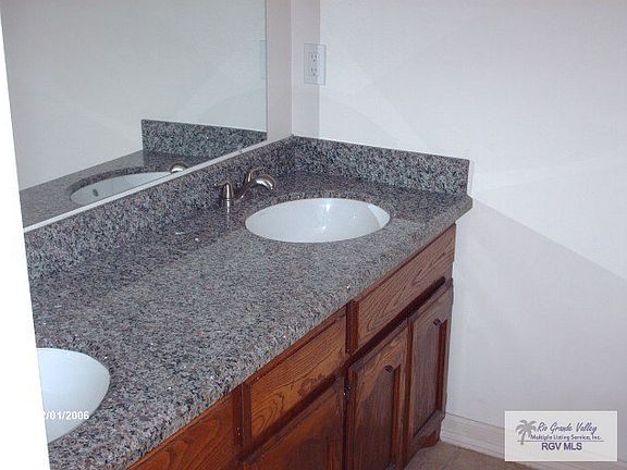 3rd image of 7562 Ironwood Ave