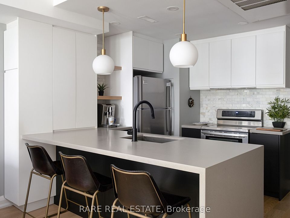 1st image of 11 Niagara St #21