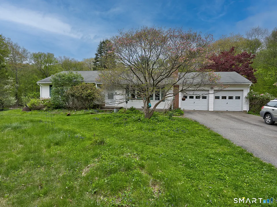 384 Woodland Rd