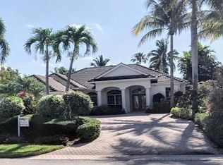 664 3rd St N, Naples, FL 34102