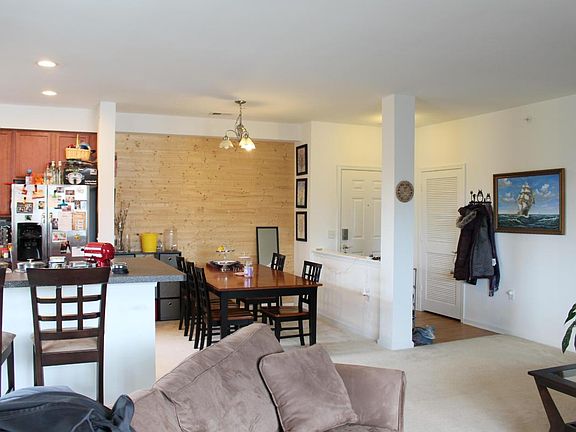 4th image of 900 Southmoor Dr #305