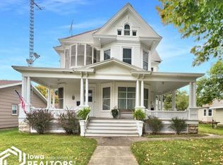 112 S Federal St, Hampton, IA 50441