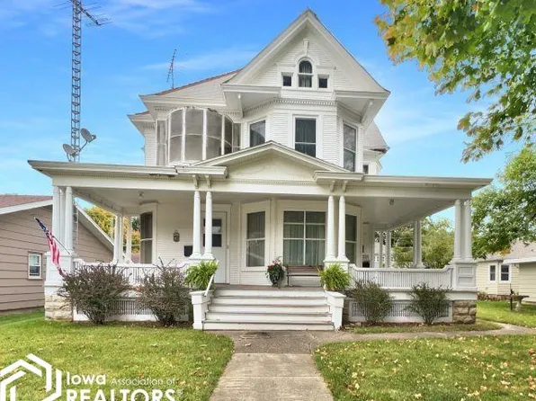 112 S Federal St, Hampton, IA 50441