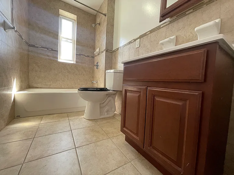 500 Garfield Ave #32E — Photo 3