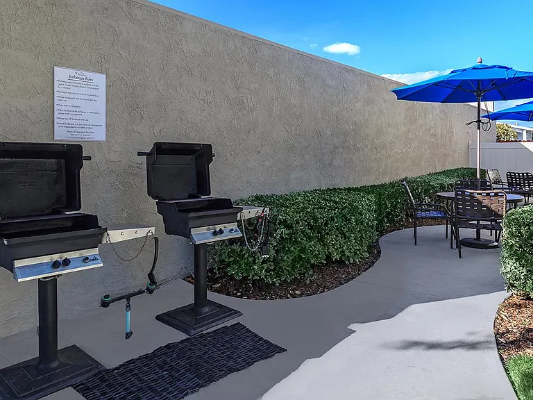 The Monrovia Apartment Homes — Photo 12