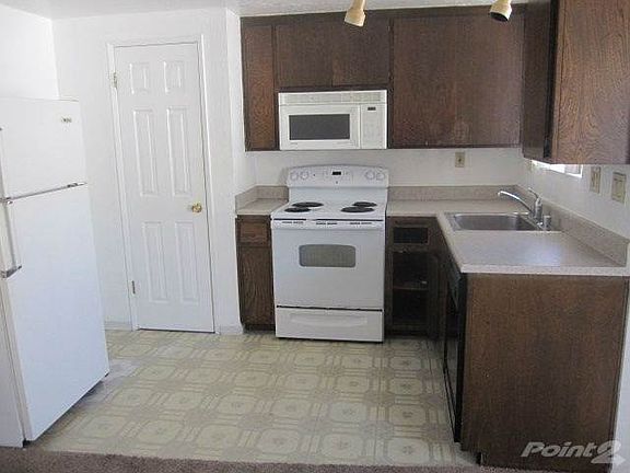 Kitchen Includes Microwave & Refrigerator