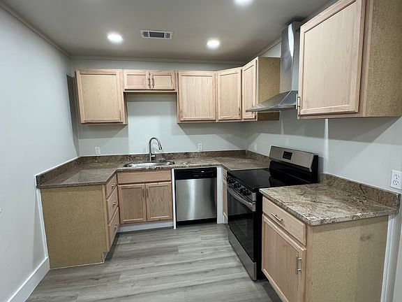 3rd image of 2052 S Akin St