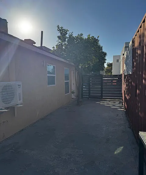 4836 1/2 Pickford St — Photo 5