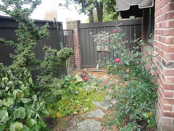 4th image of 145 Saint Julien Dr