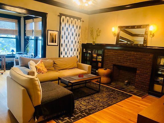 4th image of 4404 N Malden St #2